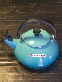 Le Creuset Zen Whistling Tea Kettle Turquoise 1.6QT