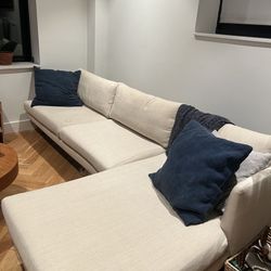 Gorgeous Preloved  Sectional!! Great Condition!