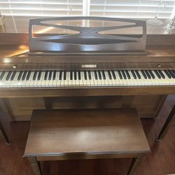 Excellent Condition /rare Baldwin Howard Upright Piano