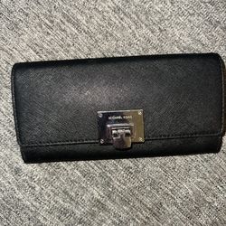 Black Michael Kors Wallet 