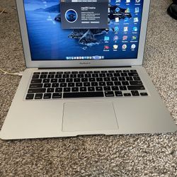MacBook Air (2017) 13in  1.8Ghz Dual i5 in “Like-New” Condition