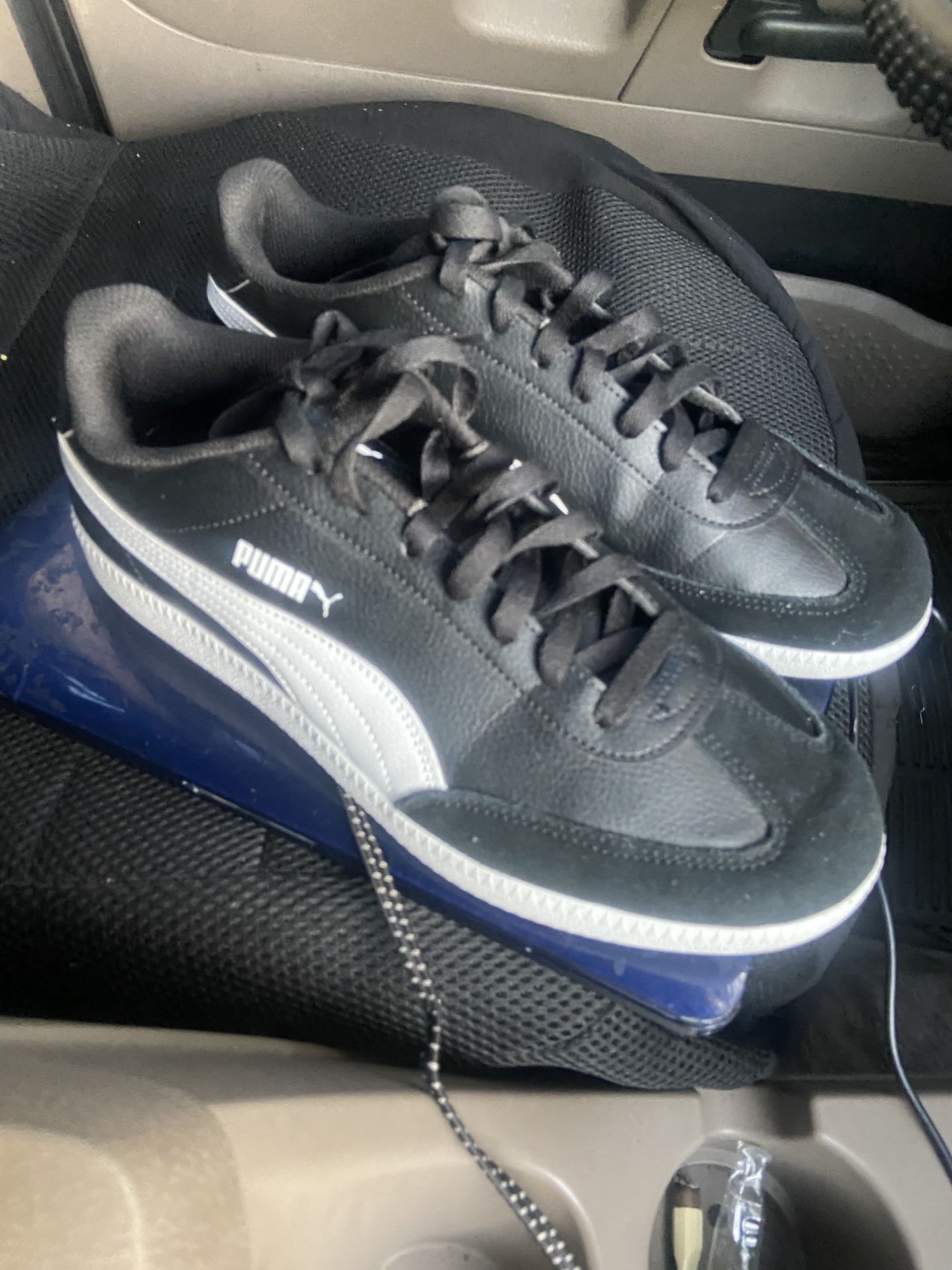 Men’s puma shoes, size 11