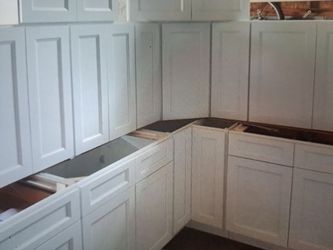 White Shaker Kitchen Cabinets
