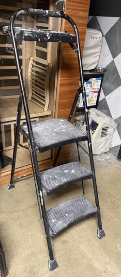 Gorilla 3 Step Ladder w. Paint Tray