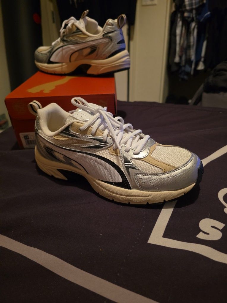 7.5 Adult PUMA Milenio Shoes