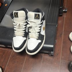 Jordan 1 mid
