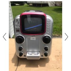 Cd Player. Charges iPod.