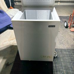 Magic Chef freezer Magic Chef freezer