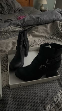 New in box black ankle boot