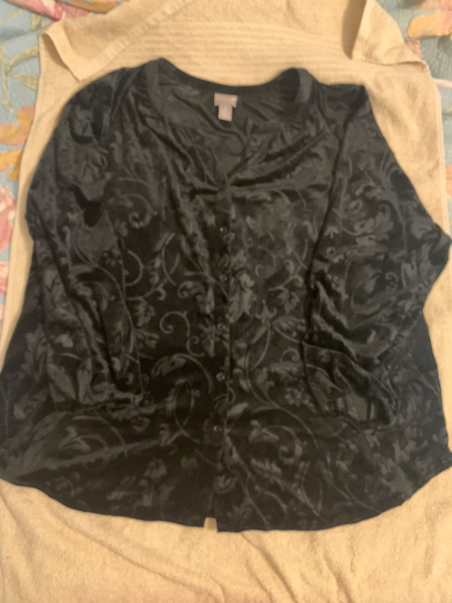 Chico’s Black top
