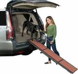Pet Gear Travel Lite Tri-Fold Pet Ramp features a skid-resistant surface and supports pets up to 200 pounds