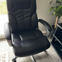 Swivel Office chair 