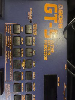 Boss GT5 multi effect unit
