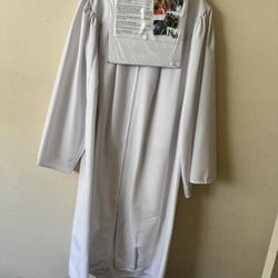 Free White Cap And Gown 🧑🏻‍🎓 