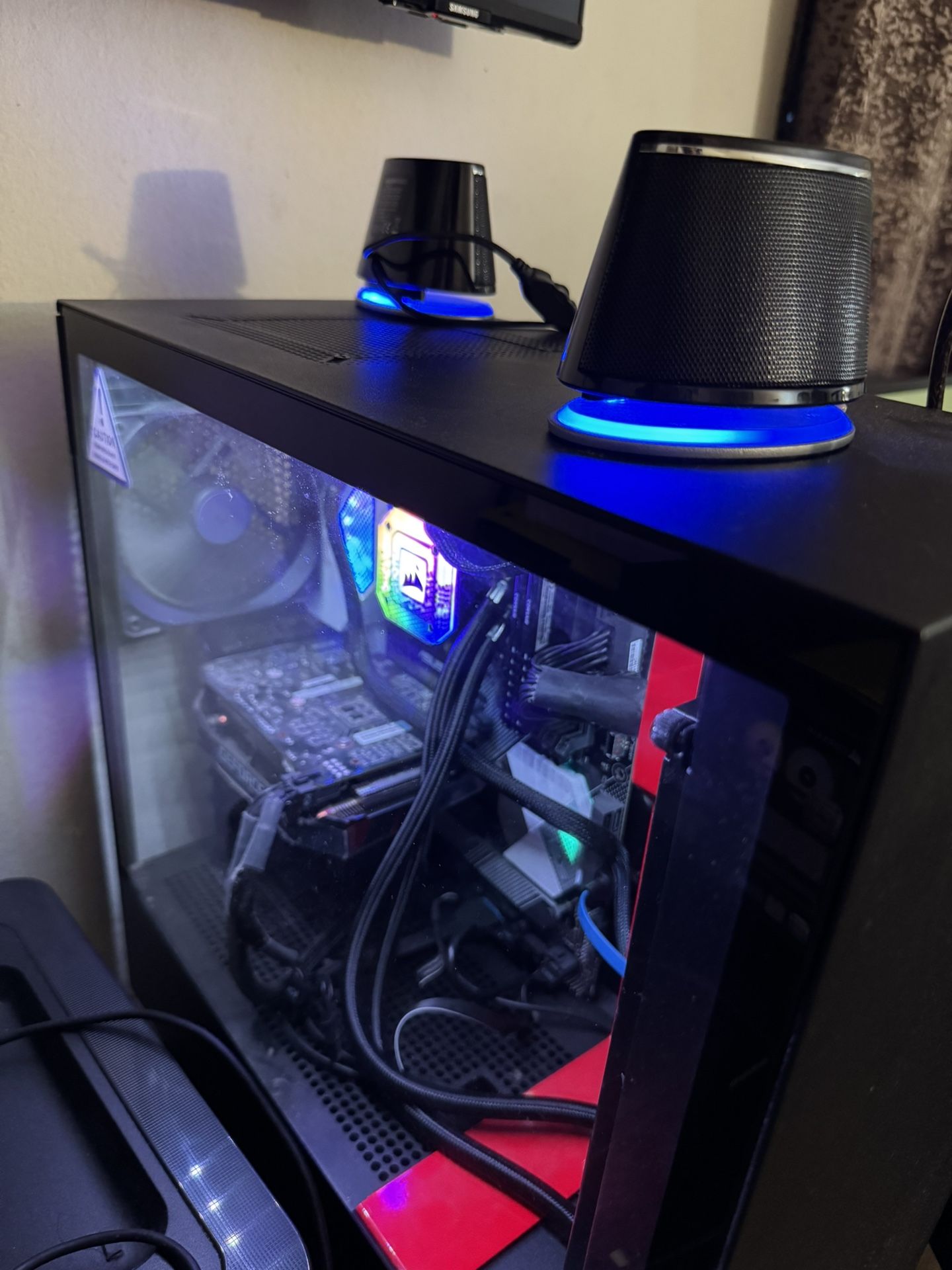 Full PC Setup (i7-9700k, RTX 2060, 2 monitors, Keyboard and Mouse)