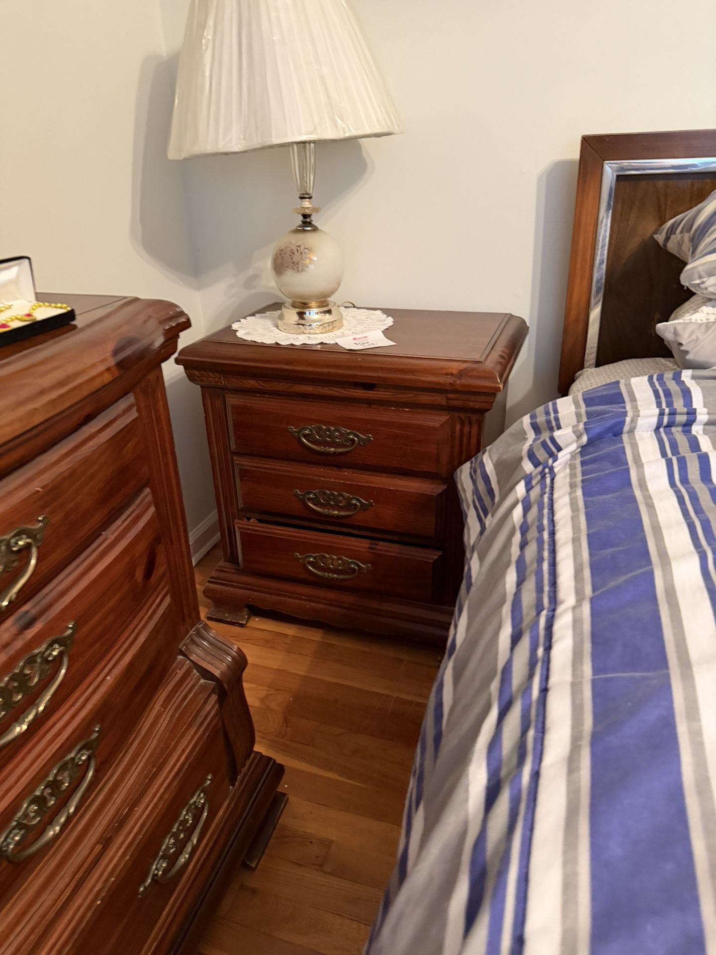 5-Piece Solid Wood Traditional Bedroom Set - Dresser, Armoire, 2 Nightstands!