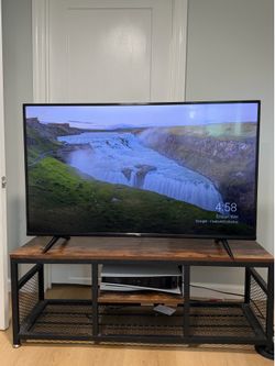 TCL TV 50” + TV table