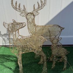 Selling decorative deer trio.