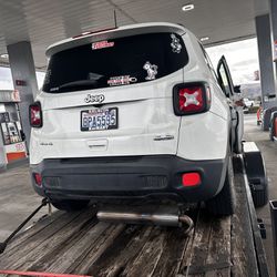 2018 Jeep Renegade  For Parts 