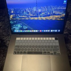 MacBook Pro (16-inch, 2024)