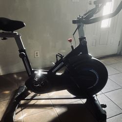 LIKE NEW Indoor Cycling Bike For Exercise Fitness