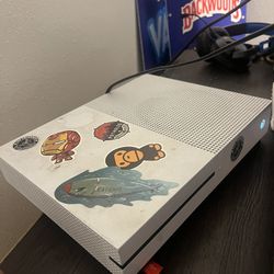 Xbox 1 With Controllers