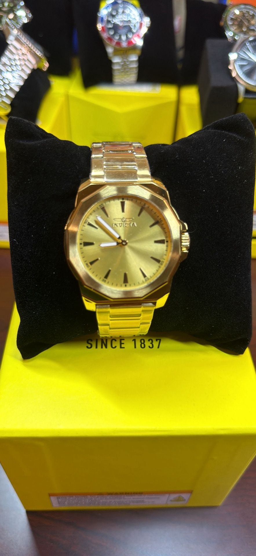 Invicta Speedway Gold 42mm
