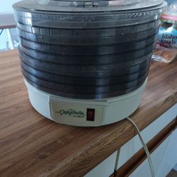 Dehydrator 