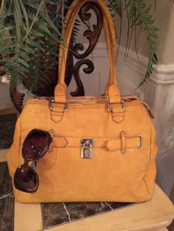 Value Spree: Jennifer Lopez hand bag and designers Sunglasses $75