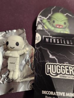 Universal Monster Hugger