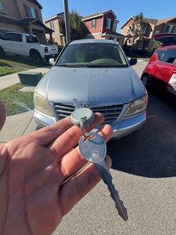 Llaves de autos/ car keys