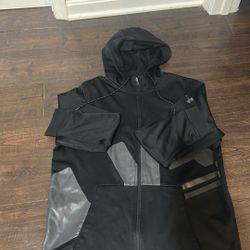 Ua Hooode Size Large 