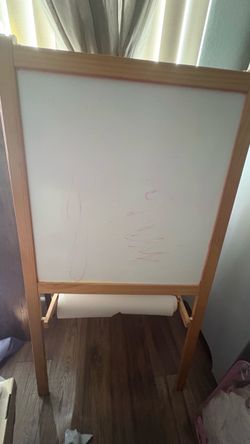 Kids double-sided easel with red tray