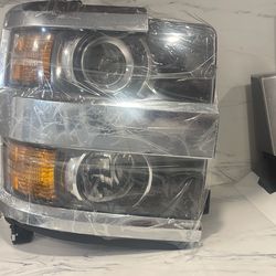 Headlight Chevy Silverado 2500 passenger side brand-new