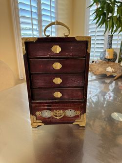Jade Decorated Jewelry Box
