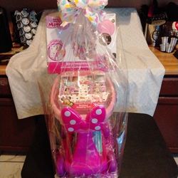 Minnie Mouse gift cart
