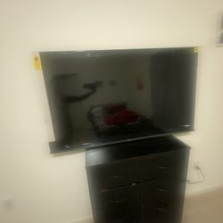 58” Smart Roku 4K HD TV