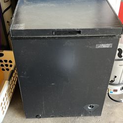 5.1 Cu Ft Arctic King Chest Freezer 