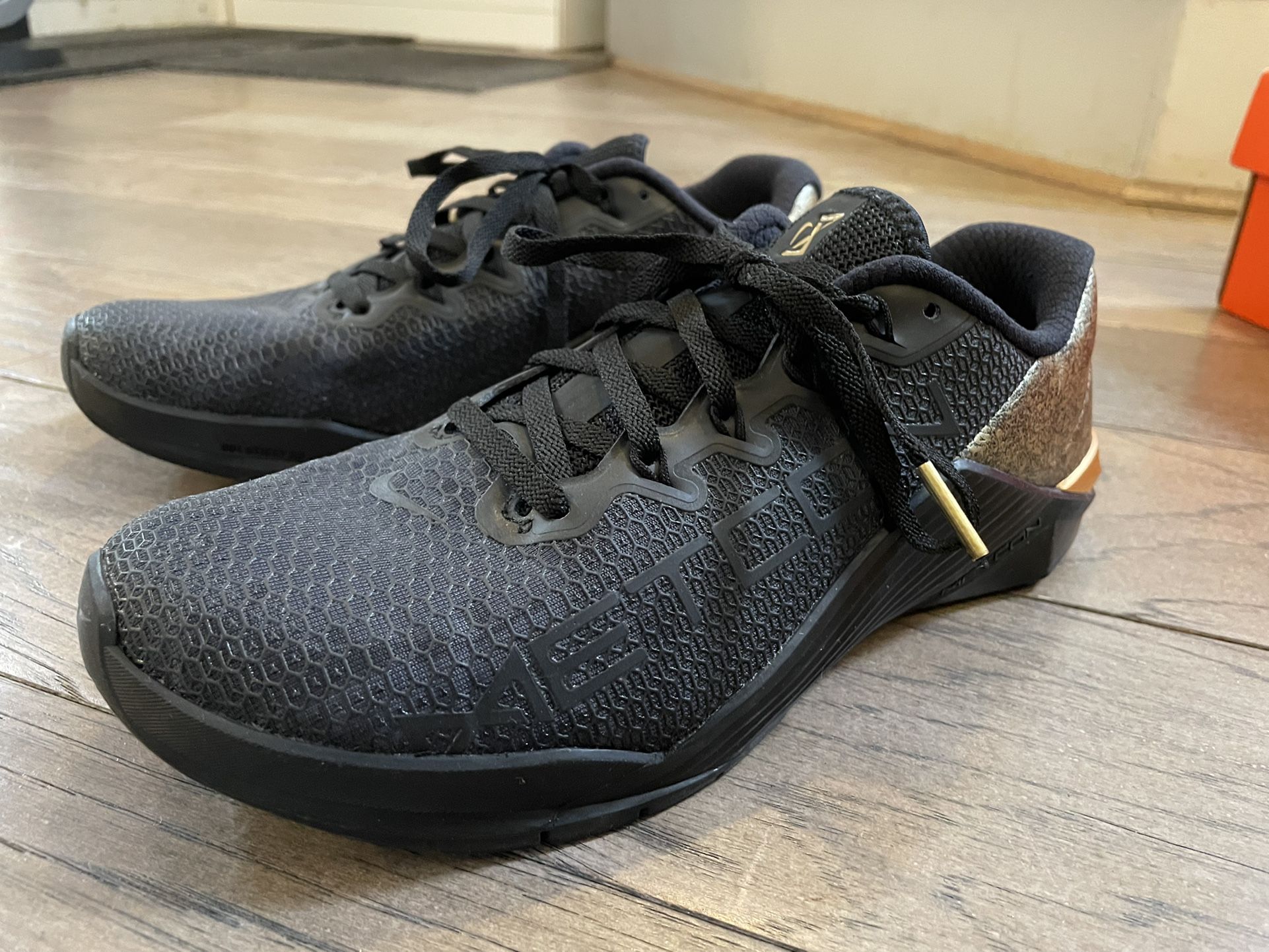 Nike Metcon5 Mens 7 / Women’s 8.5