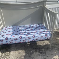 Toddler crib transition bed
