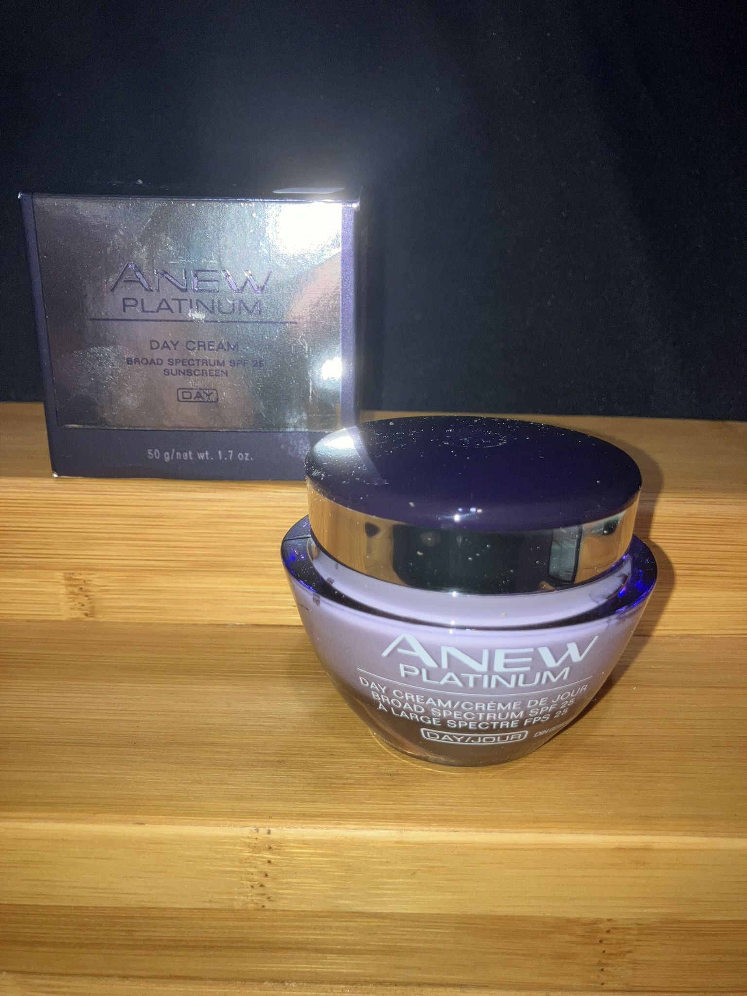 Anew Platinum Day Cream Broad Spectrum SPF 25