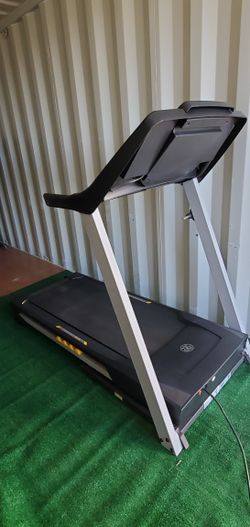 Golds Gym Trainer 420 Treadmill for Sale in North Highlands CA