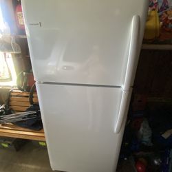 Frigidaire Fridge 