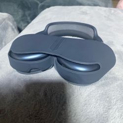 Apple Air Pod Maxes 