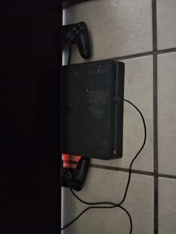 Ps4 with controllers and 12 games
