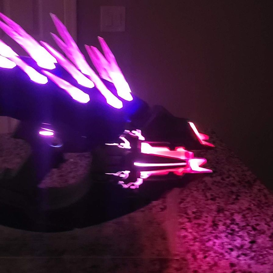  NERF LMTD Halo Needler Dart-Firing Blaster, Light-Up Needles,  10-Dart Rotating Drum, 10 Elite Darts, Game Card with in-Game Content :  Toys & Games