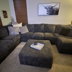 Mammoth Sectional W RAF Chaise And Ottoman
