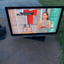 44’ Samsung Tv 
