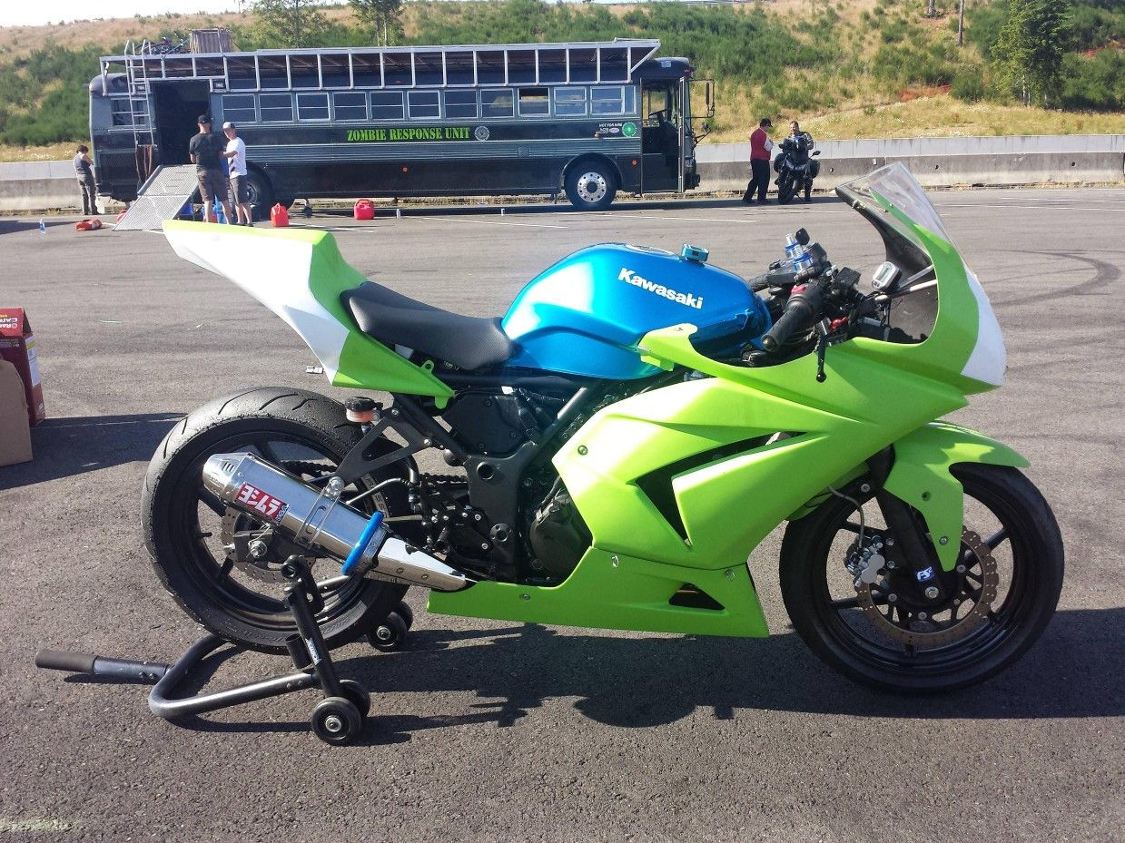 Kawasaki Ninja 250 race bike