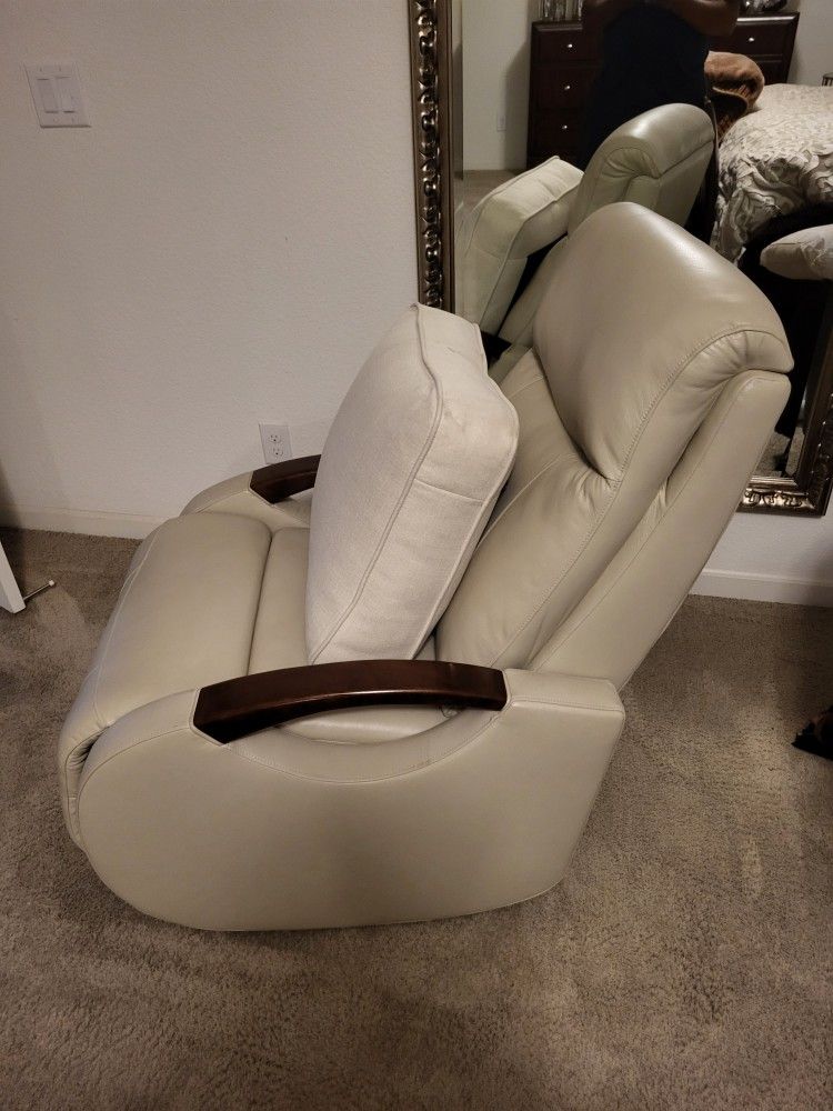 Recliner/ Rocker